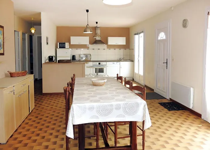 Le Maupas By Interhome